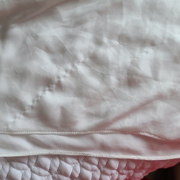 White camisole with black bow - Picture 4 of 4